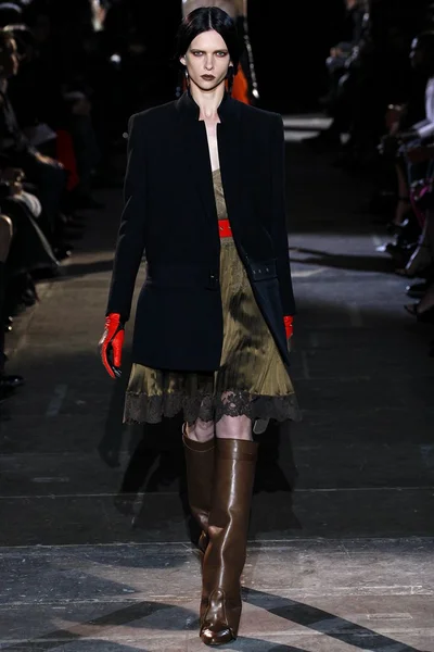 Look 38